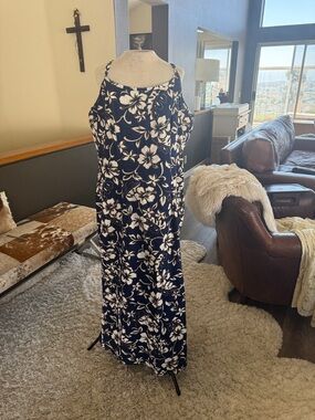 Hilo Hattie Navy and White Hawaiian Print maxi sleeveless Dress size 20